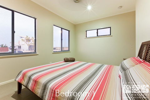 3 Kestrel Place - Accommodation Main Beach 9