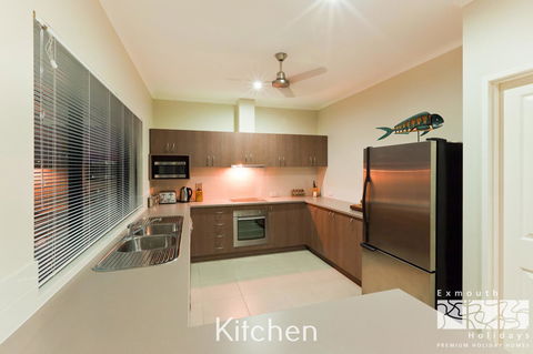 3 Kestrel Place - Accommodation Main Beach 6