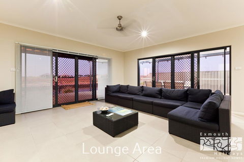 3 Kestrel Place - Accommodation Main Beach 1