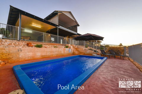 3 Kestrel Place - Accommodation Main Beach 0