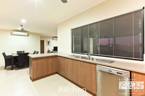 3 Kestrel Place - Accommodation Main Beach 5