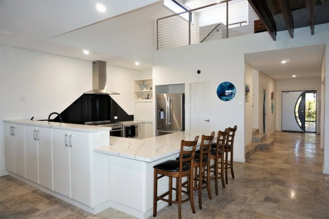 27 Corella Court - Accommodation Main Beach 2