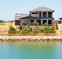 27 Corella Court - Exquisite Marina Home With a Pool and Wi-Fi - Accommodation Main Beach