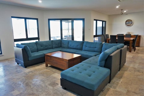27 Corella Court - Accommodation Main Beach 7