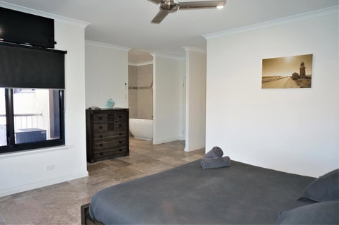 27 Corella Court - Accommodation Main Beach 20