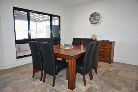 27 Corella Court - Accommodation Main Beach 5