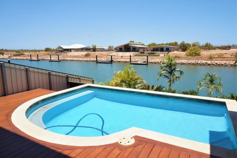 27 Corella Court - Accommodation Main Beach 28