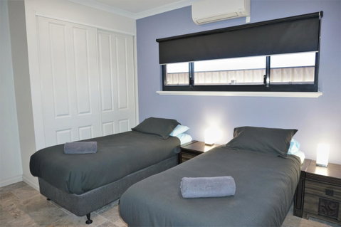 27 Corella Court - Accommodation Main Beach 8