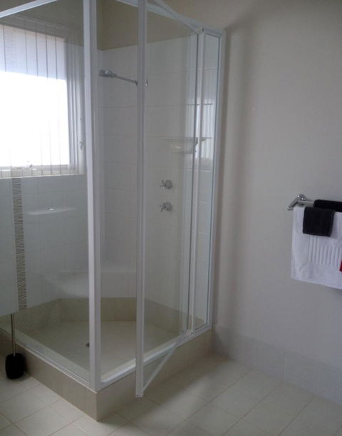 Aaratti House - Accommodation Main Beach 8