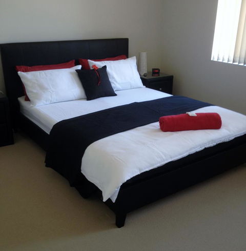 Aaratti House - Accommodation Main Beach 3