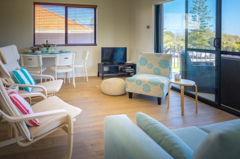 Cottesloe Beach On Napier - Accommodation Main Beach 0