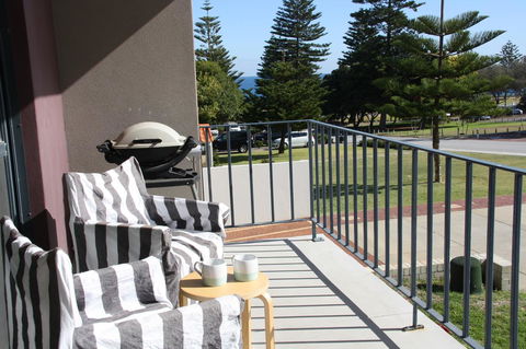Cottesloe Beach On Napier - Accommodation Main Beach 1
