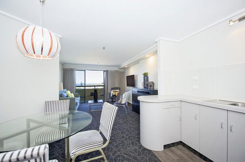 Best Western Plus Hotel Lord Forrest - Accommodation Main Beach 14