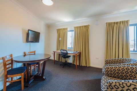 Canning Bridge Auto Lodge - Accommodation Main Beach 37