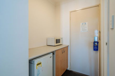 Canning Bridge Auto Lodge - Accommodation Main Beach 30