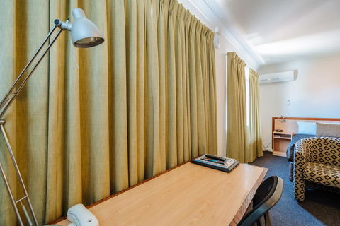 Canning Bridge Auto Lodge - Accommodation Main Beach 35