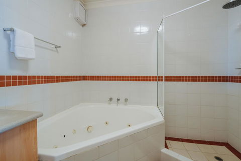 Canning Bridge Auto Lodge - Accommodation Main Beach 41