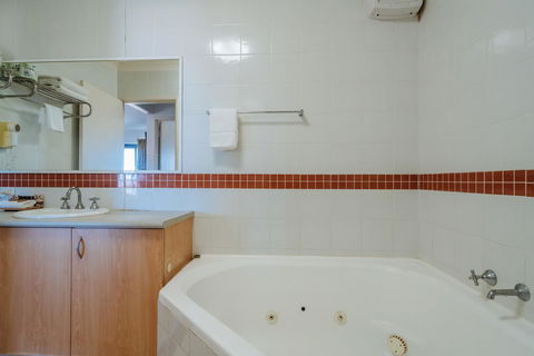 Canning Bridge Auto Lodge - Accommodation Main Beach 40