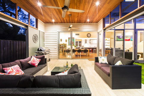 Arthouse - Accommodation Main Beach 0