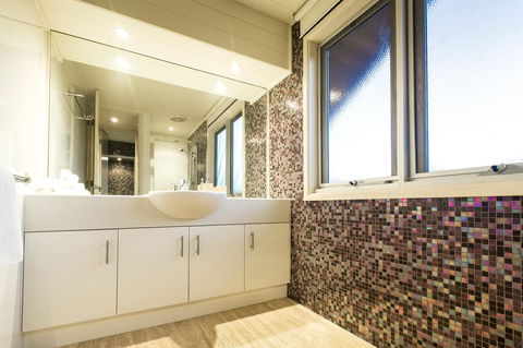 Arthouse - Accommodation Main Beach 24