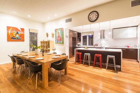 Arthouse - Accommodation Main Beach 23