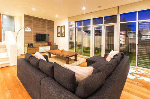 Arthouse - Accommodation Main Beach 8