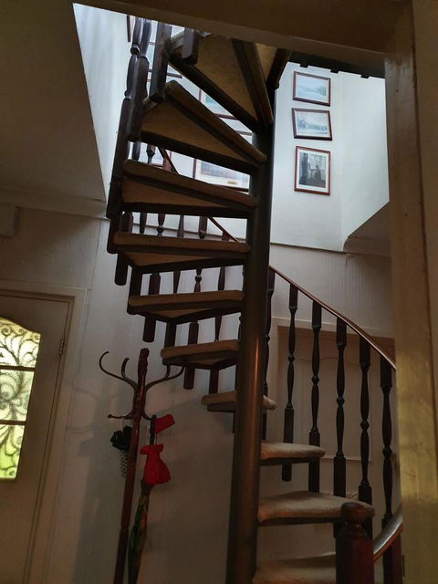 Airport HomeStay - Accommodation Main Beach 5