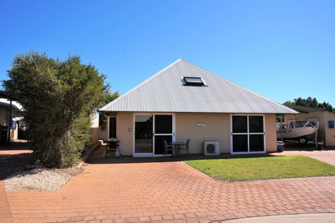 Osprey Holiday Village Unit 203 1 Bedroom - Accommodation Main Beach 0
