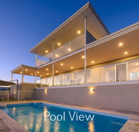 32 Corella Court - Private Jetty and Pool - Accommodation Main Beach