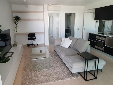 Modern Northbridge Apartment - Accommodation Main Beach 4