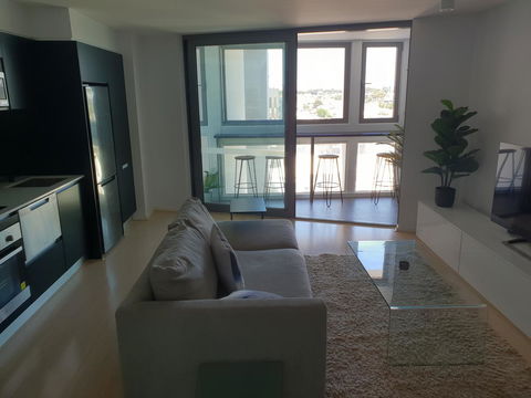 Modern Northbridge Apartment - Accommodation Main Beach 3