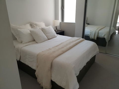 Modern Northbridge Apartment - Accommodation Main Beach 0