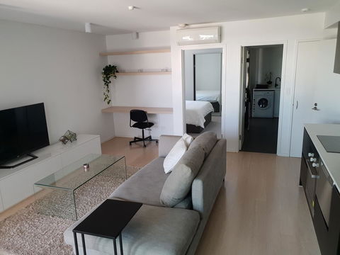 Modern Northbridge Apartment - Accommodation Main Beach 11