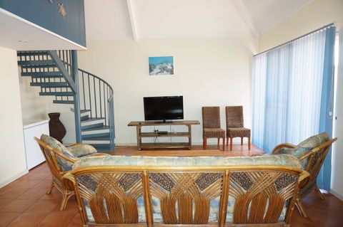 Osprey Holiday Village Unit 119 - Accommodation Main Beach 2