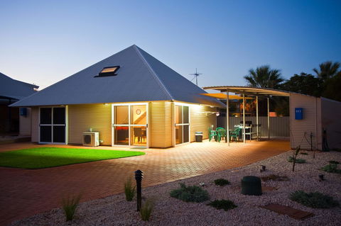 Osprey Holiday Village Unit 103 2 Bedroom - Accommodation Main Beach 1
