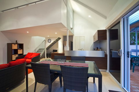 Osprey Holiday Village Unit 103 2 Bedroom - Accommodation Main Beach 0
