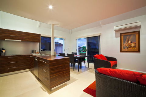 Osprey Holiday Village Unit 103 2 Bedroom - Accommodation Main Beach 4