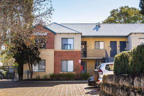 Subiaco Village - 34 - Accommodation Main Beach 14