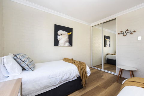 Subiaco Village - 34 - Accommodation Main Beach 9
