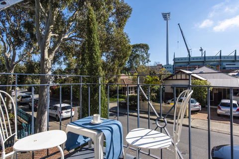 Subiaco Village - 34 - Accommodation Main Beach 13