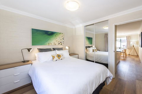Subiaco Village - 34 - Accommodation Main Beach 7
