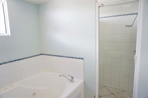 Osprey Holiday Village Unit 120 - Plenty Of Room For A Large Family - Accommodation Main Beach 12