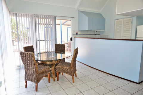 Osprey Holiday Village Unit 120 - Plenty Of Room For A Large Family - Accommodation Main Beach 5