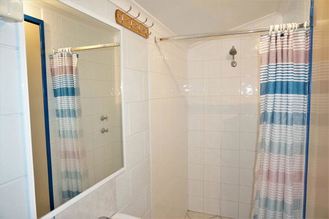 Osprey Holiday Village Unit 120 - Plenty Of Room For A Large Family - Accommodation Main Beach 14