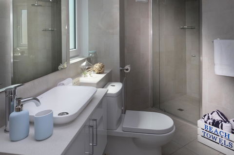 Cottesloe Blue Apartment - Executive Escapes - Accommodation Main Beach 1