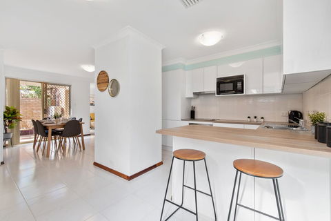 Applecross Village Residence - Accommodation Main Beach 11