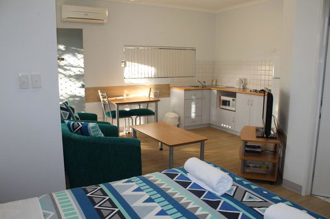 Mandurah Ocean Marina Chalets - Accommodation Main Beach 1
