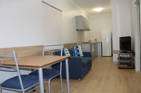 Mandurah Ocean Marina Chalets - Accommodation Main Beach 6