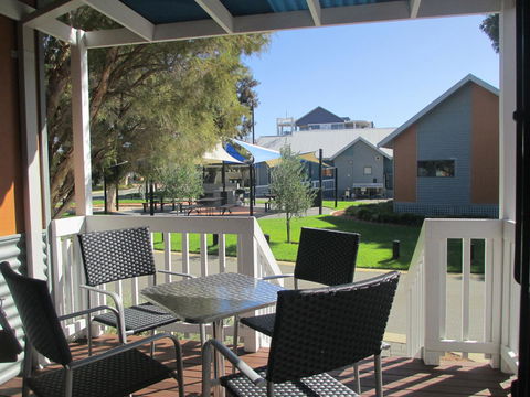 Mandurah Ocean Marina Chalets - Accommodation Main Beach 40
