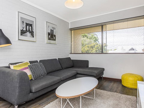 Rosalie 34 - Accommodation Main Beach 0